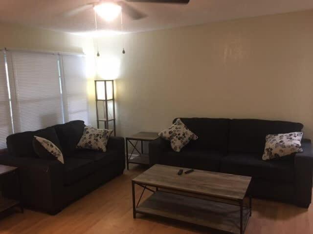 Comfortable 3 Bedroom Close To Base Sleeps 6 لوتون المظهر الخارجي الصورة